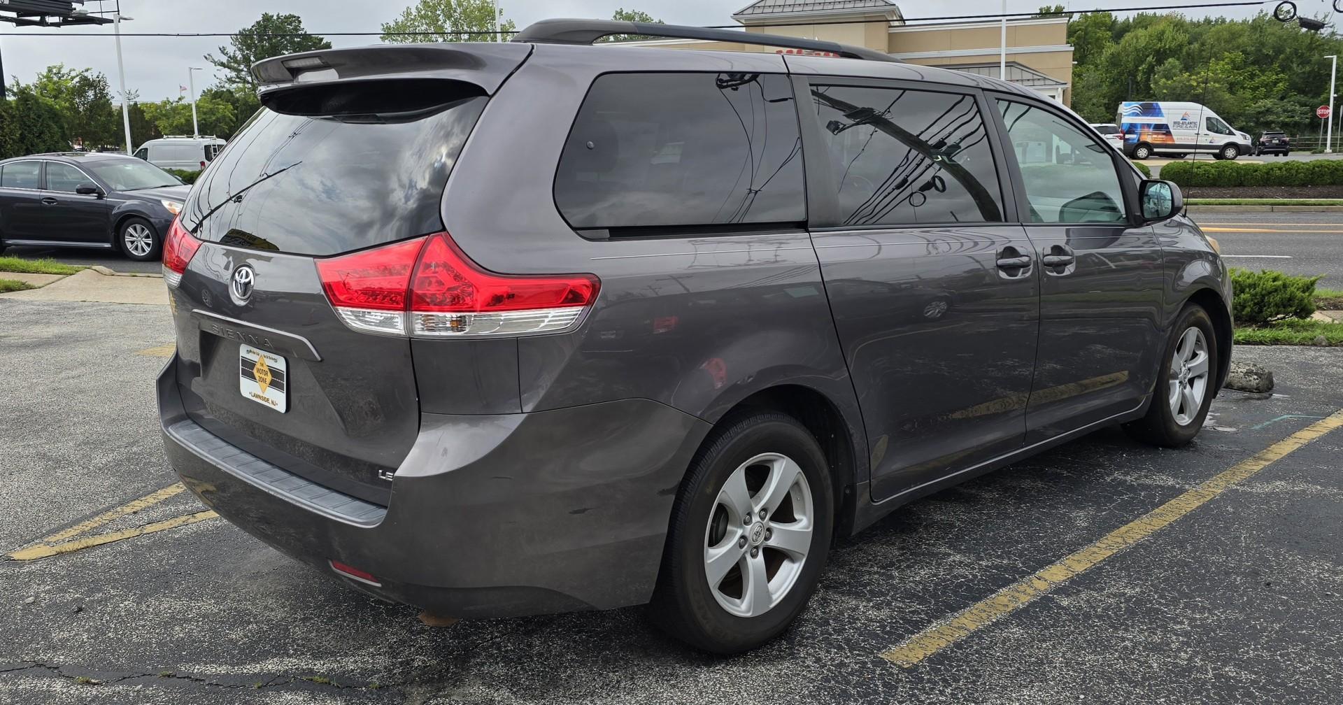 2011 Gray Toyota Sienna LE (5TDKK3DC6BS) with an V6, 3.5 Liter engine, Automatic, 6-Spd w/Overdrive transmission, located at 341 N White Horse Pike, Lawnside, NJ, 08045, (856) 262-9500, 39.855621, -75.027451 - Photo#2