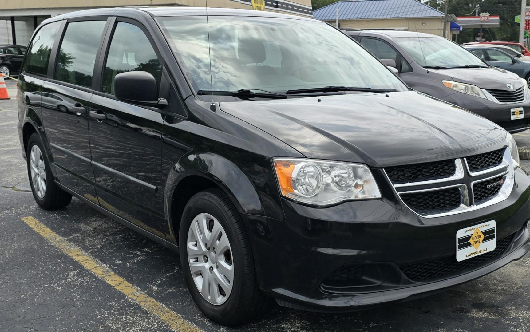 2015 Blue Dodge Grand Caravan Passenger (2C4RDGBG3FR) with an V6, Flex Fuel, 3.6 Liter engine, Automatic, 6-Spd transmission, located at 341 N White Horse Pike, Lawnside, NJ, 08045, (856) 262-9500, 39.855621, -75.027451 - Photo#0