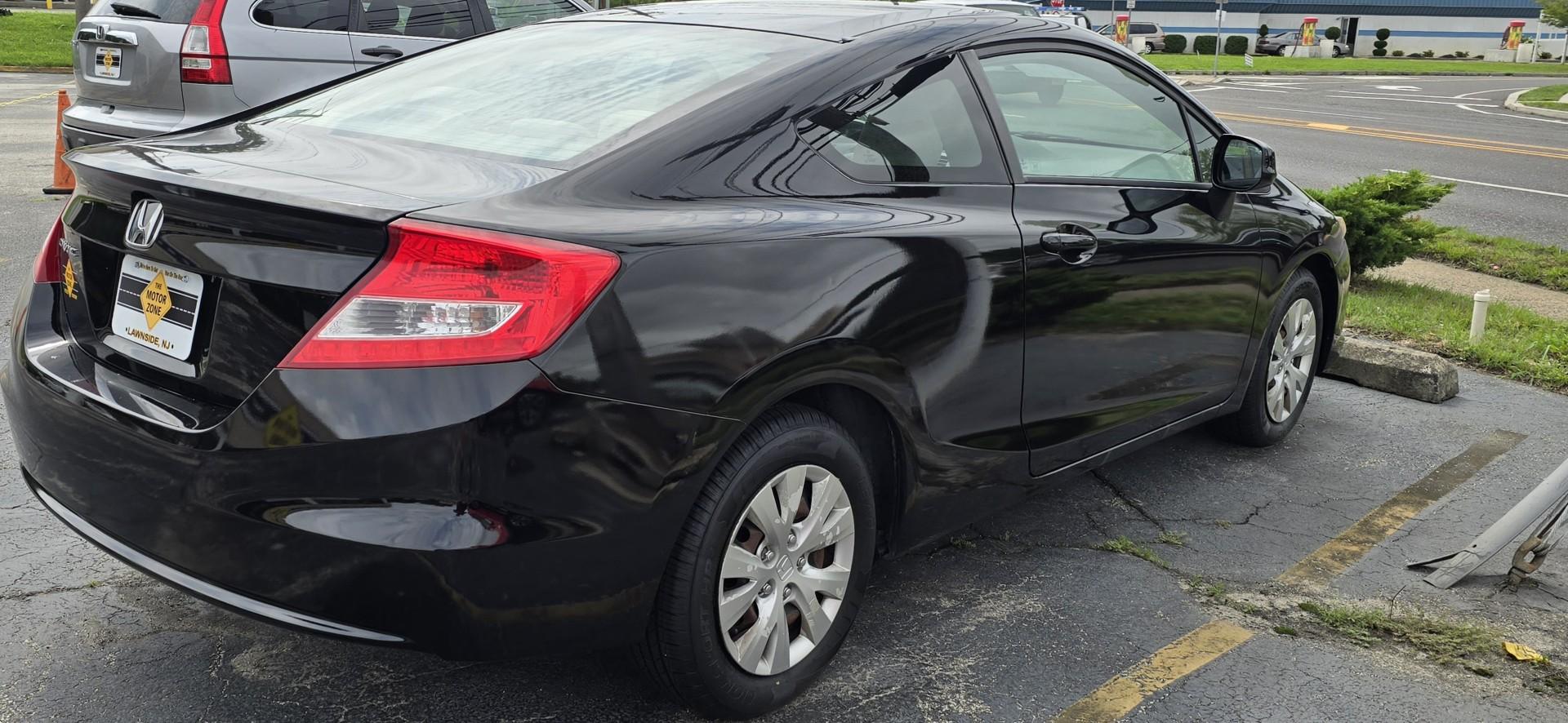 2012 Black Honda Civic LX (2HGFG3B55CH) with an 4-Cyl, VTEC, 1.8 Liter engine, Automatic, 5-Spd transmission, located at 341 N White Horse Pike, Lawnside, NJ, 08045, (856) 262-9500, 39.855621, -75.027451 - Photo#3