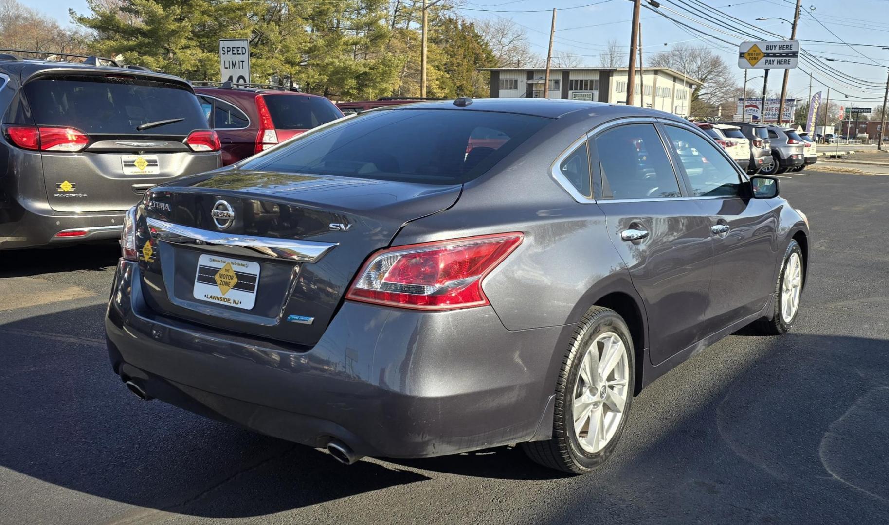 2013 Gray NISSAN Altima SV (1N4AL3AP3DN) with an 4-Cyl, 2.5 Liter engine, AUTOMATIC transmission, located at 341 N White Horse Pike, Lawnside, NJ, 08045, (856) 262-9500, 39.855621, -75.027451 - Photo#2